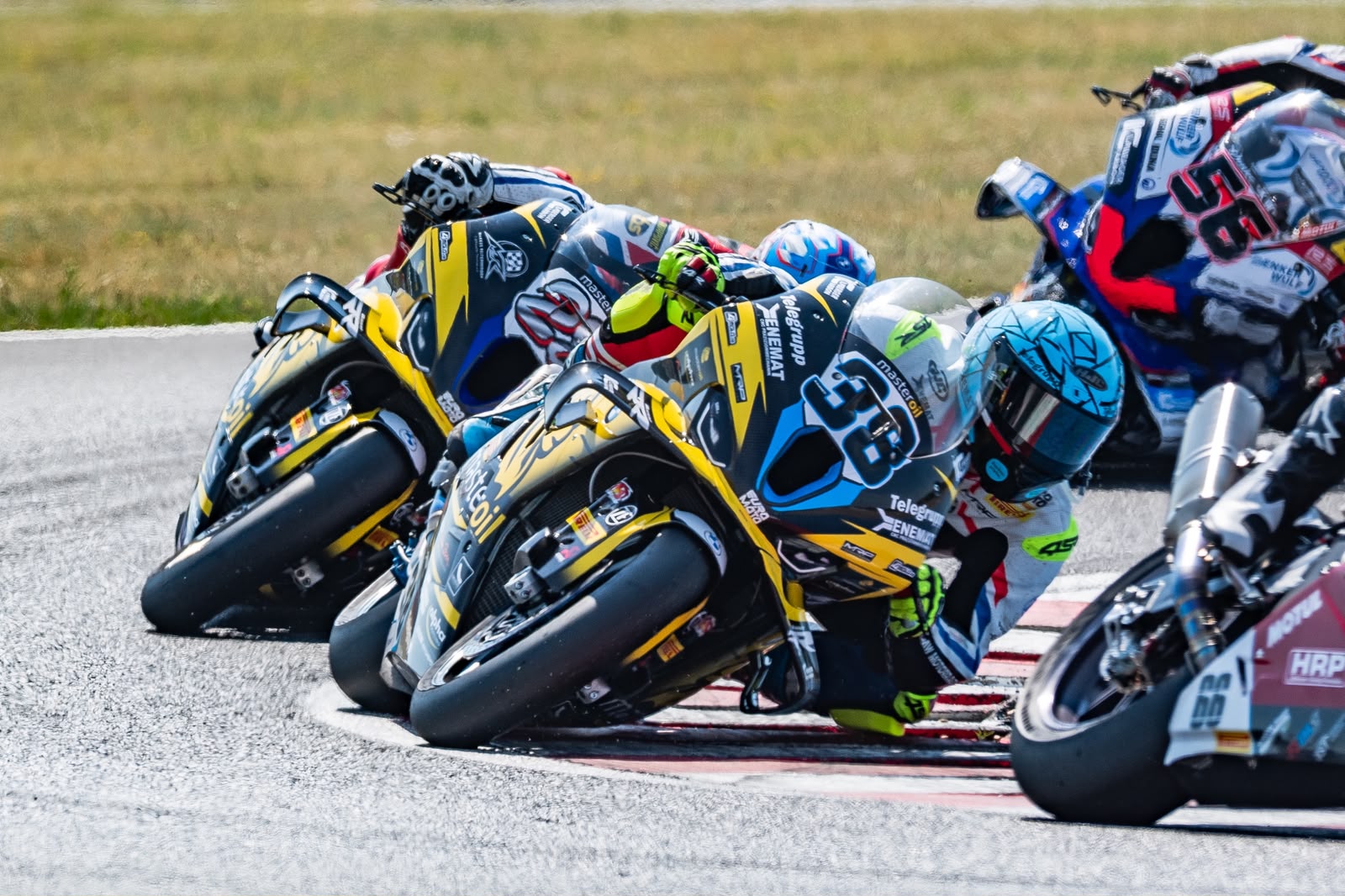 EURO MOTO karikasarja kolmas etapp sõideti praeahjus, mida enne ja pärast Euroopat väisavat kuumalainet Tšehhina tuntakse. Pühapäevased võistlussõidud peeti tin